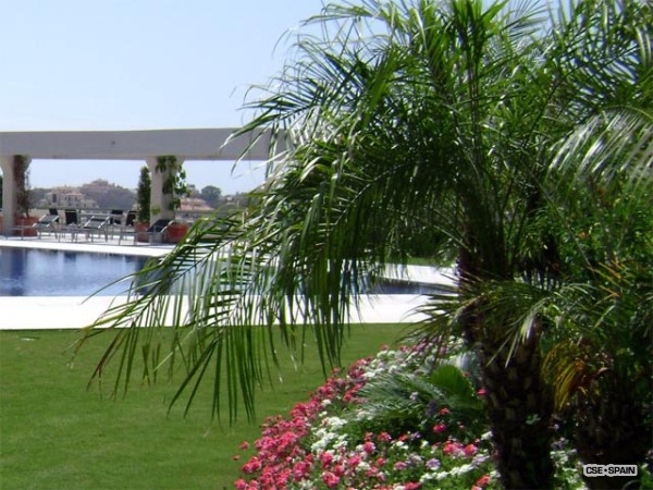 http://www.costadelsol-estates.com/fotos/propiedades/10/Foto4.jpg