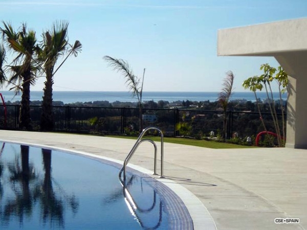 http://www.costadelsol-estates.com/fotos/propiedades/10/Foto9.jpg