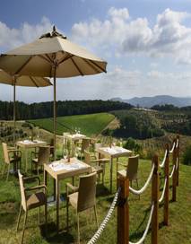 http://www.castellodelnero.com/d/castellodelnero/media/__thumbs_802_533_crop/Pranzo_esterno.jpg