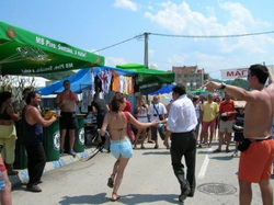 Dancing_on_streets