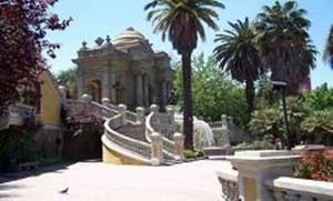 http://www.otsi.cl/otsi/turismoreceptivo/traslados/santiago/Images_HALFDAY_STGO/f_02_CERROSTALUCIA.jpg