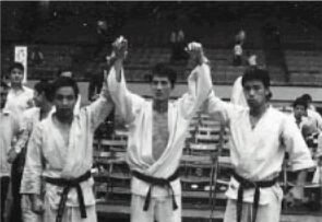 http://*****/i/media/oyama/Biography/31.jpg