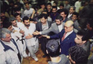 http://*****/i/media/oyama/Biography/39.jpg