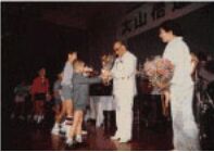 http://*****/i/media/oyama/Biography/43.jpg
