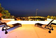 http://www.lovingrentals.com/uploaded_images/thumb/_-Sitges-Villa%5b1%5d.jpg