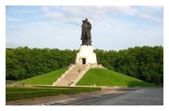 800px-Berlin_Treptow_Ehrenmal_07