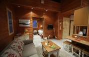 Kuvaus: Z:\Cottages\Rovaniemi\Ounasvaaran Pirtit\Iso 4+2\Living room.jpg