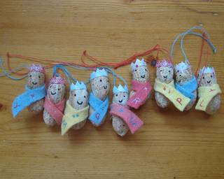 C:\Documents and Settings\Admin\Рабочий стол\АРАХИС +\НА КОНКУРС\ПОДЕЛКИ из АРАХИСА\peanut-ornament.jpg