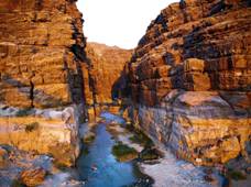 http://www.jitours.com/uploaded/products/Wadi_Mujib2.jpg