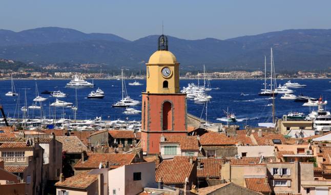 http://upload.wikimedia.org/wikipedia/commons/f/f1/Saint_Tropez_Eglise.jpg