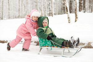 Чем занять ребенка зимой?