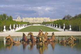 la vie de la cour au château de versailles au cinéma : c'est à la fois