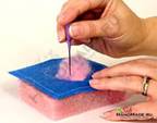 http://*****/images/stories/felting/felt_tech/needle_felt06.jpg