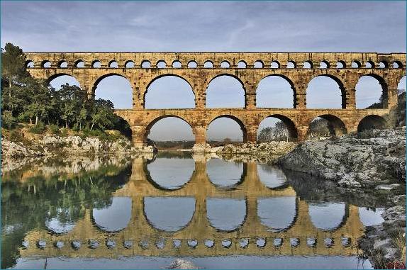 Description: X:\Images Hotels\VILLES\Nimes\pont-du-gard-cote-est[1].jpg