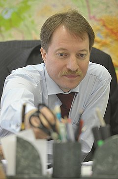 http://*****/Issues.photo/CORP/2012/06/13/KMO_129513_00060_1_t206.jpg