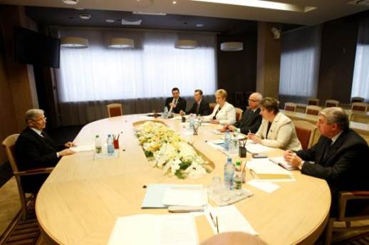 Описание: Z:\Web-site\Foto\2013\ Президиум СР\_ABL0184.JPG