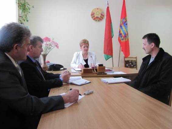 Описание: Z:\Web-site\Foto\2012\ Герасимович прием гр\IMG_0454.jpg