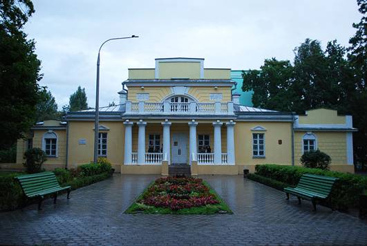 800px-Gomel_Ohothichii_domik.jpg
