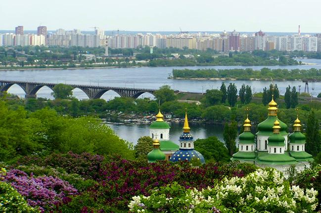 http://megatour.by/uploads/posts/2011-04/_10-naberezhnaya-dnepra.jpg
