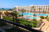 http://media-cdn.tripadvisor.com/media/photo-s/03/f5/18/af/vue-de-ma-chambre-no2173.jpg