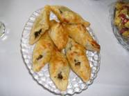 Слоеные пирожки с грибами