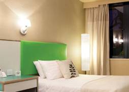 http://www.silvermineresort.com/sites/default/files/accommodations/silvermine-beach-resort-suite.jpg
