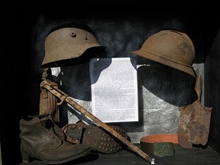 http://2.bp.blogspot.com/_u3gwkT27Z4s/TFMjGbsft5I/AAAAAAAAAgk/82gSsq67220/s320/presniakov_hor10.jpg