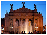 http://akkord-tour.com.ua/UserFiles/Image/Tyru%20v%20Ukrainy/Fotos%20for%20tour/Lviv/Lvov_12_small.jpg