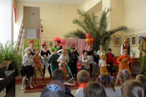 http://www.adm-ardatov.ru/file/kyltyra/Image/%D0%97%D0%B4%D1%80%D0%B0%D0%B2%D1%81%D1%82%D0%B2%D1%83%D0%B9_%D0%BB%D0%B5%D1%82%D0%BE_%D0%BC%D1%83%D0%B7%D1%8B%D0%BA%D0%B0%D0%BB%D1%8C%D0%BD%D0%B0%D1%8F_%D1%81%D0%BA%D0%B0%D0%B7%D0%BA%D0%B0.JPG