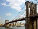 http://www.photohome.com/pictures/new-york-pictures/new-york-city/brooklyn-bridge-1a.jpg