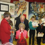 http://www.seniorschool.ru/wp-content/uploads/2009/07/Диалог-Награждение-победителей-рисунков-о-ВОВ-150x150.jpg