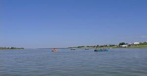 r4.JPG (40927 bytes)