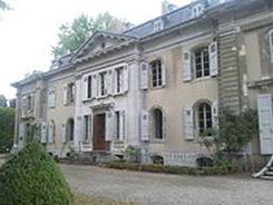 http://upload.wikimedia.org/wikipedia/commons/thumb/1/14/Maison-voltaire-ferney.jpg/200px-Maison-voltaire-ferney.jpg