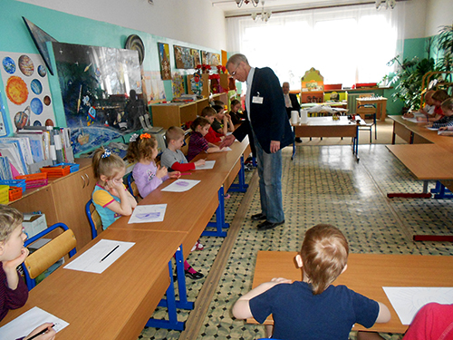 http://detsad5-teremok.ru/images/stories/hudoghniki/DSCN3259.JPG