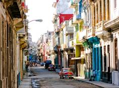 http://www.beregirodinu.com/wp-content/uploads/2013/05/calles-de-la-habana.jpg