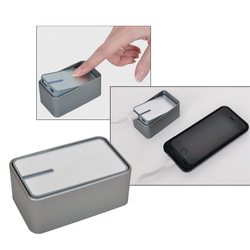 ��������: ������������� �������� ���������� (4400 mAh) , ������ � �������� Micro USB, �������, ������