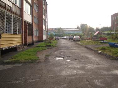 H:\СМИРНОВА\ФОТО\2013г\субсидии\дворы\Ударная,6,12\DSC06886.JPG