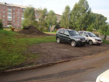 H:\СМИРНОВА\ФОТО\2013г\субсидии\дворы\Ударная,6,12\DSC06868.JPG