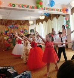 D:\Фотографии\ВЫПУСКНЫЕ 2015\7 ГРУППА - копия\CIMG3955.JPG