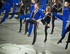 http://upload.wikimedia.org/wikipedia/commons/thumb/6/6c/Flatley_in_blue.jpg/220px-Flatley_in_blue.jpg