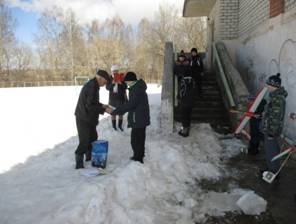 C:\Users\Лариса\Pictures\ФОТО 2015 - 2016 учебный год\Полеты авиамоделей на дальность 08.04.16\IMG_4057.JPG