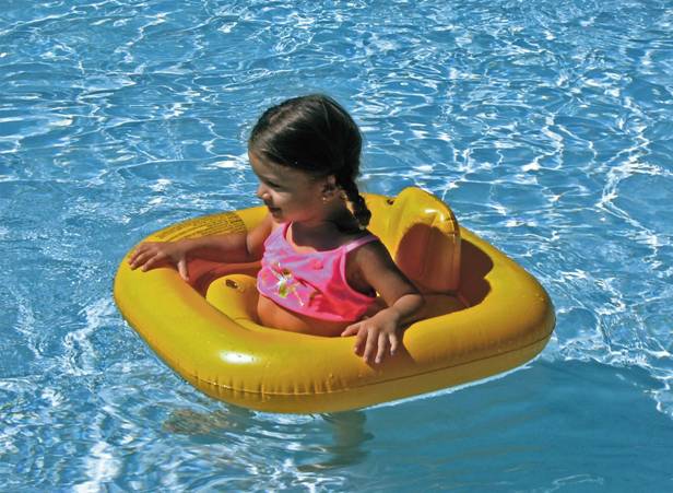 http://2.bp.blogspot.com/--y_avTKTu6k/TVUMlukGfKI/AAAAAAAAARw/V0D_cYVVTwg/s1600/swimmingpool.jpg