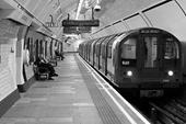 300px-Lancaster_Gate_tube