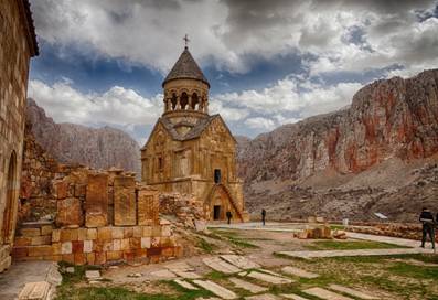 C:\Users\Zara\Desktop\Erevan Pics\Noravank.jpg