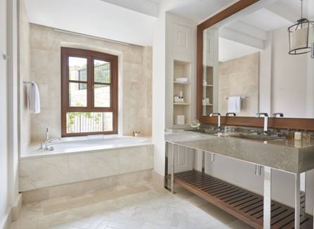 Beschreibung: MALPH_P180_Park_Suite_Bathroom_sm