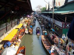http://static.asiawebdirect.com/m/bangkok/portals/bangkok-com/homepage/shopping-market/floating-markets/allParagraphs/010/image/3427.jpg