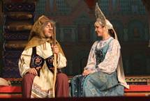 https://media.teatrall.ru/CACHE/images/photos/performance/90a2a7e700f067eb848e0c532d64c6db/1191d49e3984b97ce4f44035488694aa.jpg