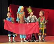 http://www.podolsk-baby.ru/assets/images/detki_3-7/teatr_2.jpg