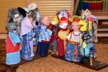 http://900igr.net/datai/doshkolnoe-obrazovanie/Teatr-detjam/0007-005-Teatr-na-ruke.jpg