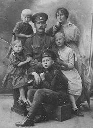 http://gaidarovka-metod.ru/images/stories/Gaidar/golikovy1914.jpg